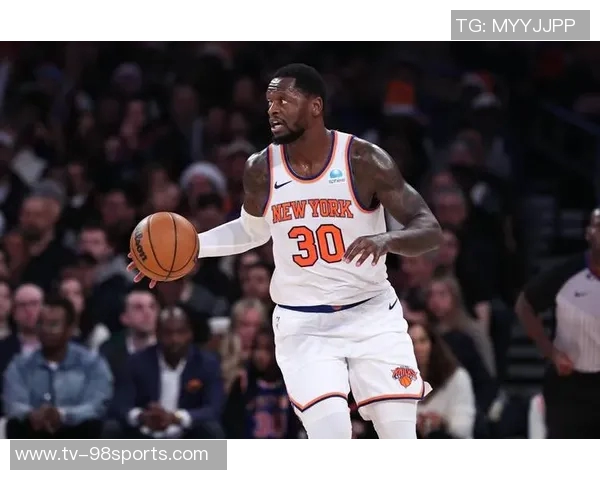 兰德尔三节豪取三双表现出色但失误频繁影响球队表现