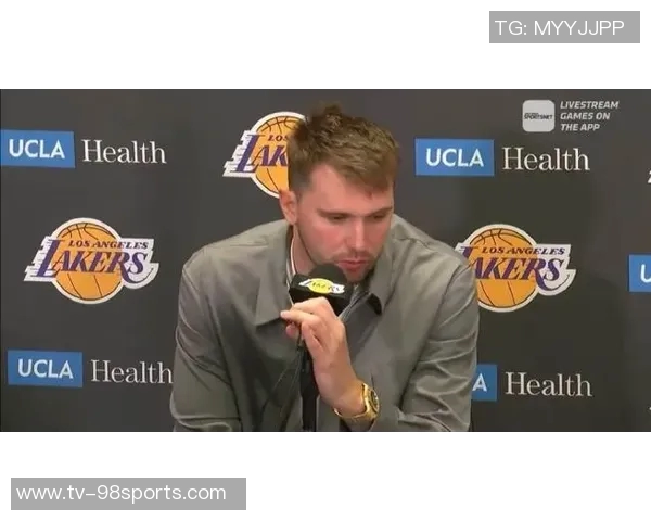 东契奇赛场精彩表现暗示勒布朗慢慢恢复不急的态度