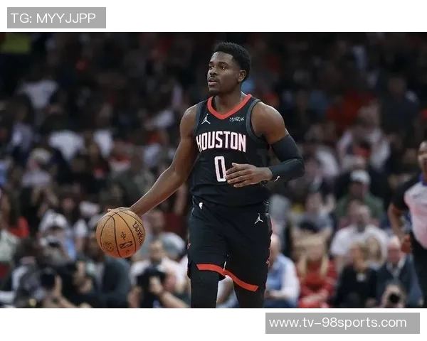 比卢普斯透露季前赛策略霍勒迪首战下半场缺席或调整先发阵容