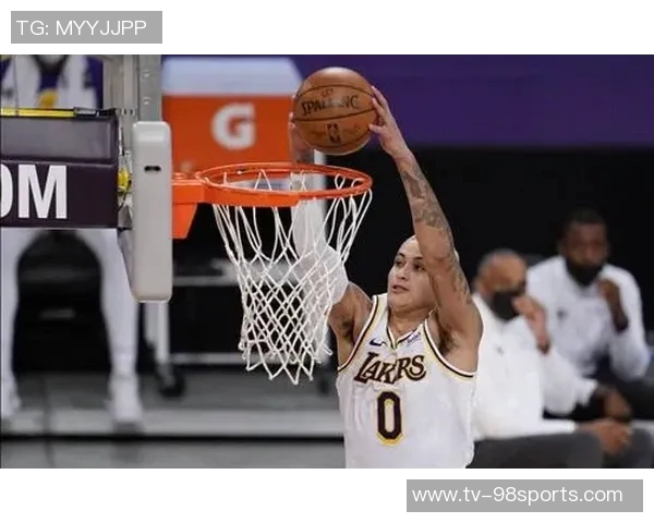 库兹马首节沉寂次节爆发半场贡献14分3板2助助力球队反弹