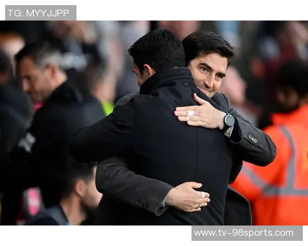 伊劳拉回顾比赛最后时刻的绝佳机会认为伯恩茅斯有望逆转取胜